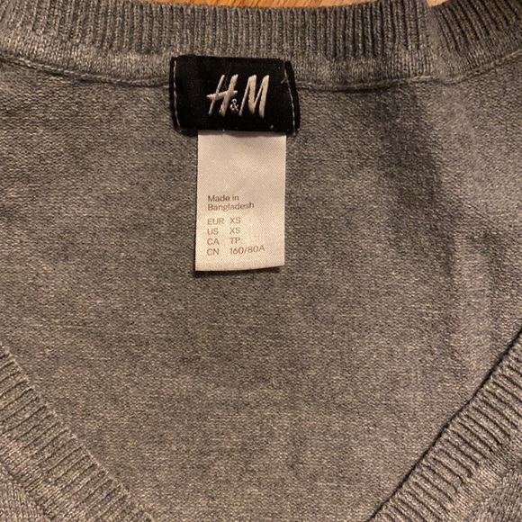 H&M Grey Puff Sleeve Sweater - Picture 2 of 4